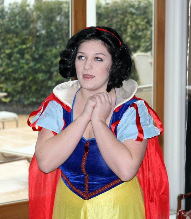 Snow White sings her final song
